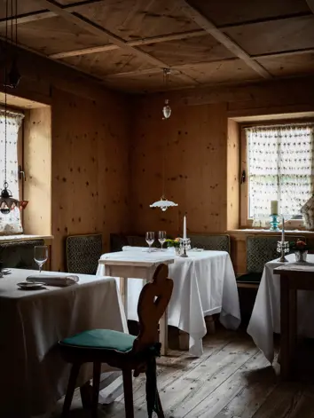 Suinsom Fine Dining Restaurant Tyrol Tyrol New 193