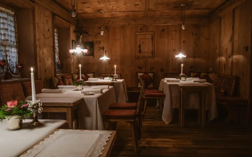 Suinsom Fine Dining Restaurant Tyrol DSC 9114 Copia